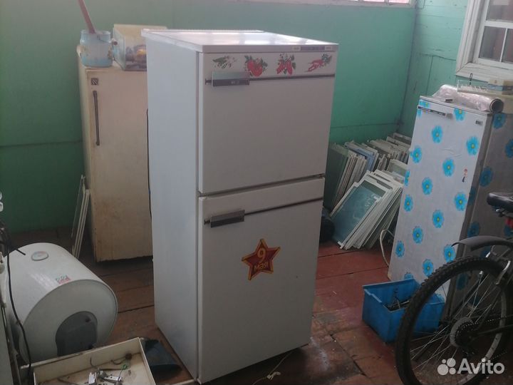 Холодильник 2х камерный бирюса +доставка