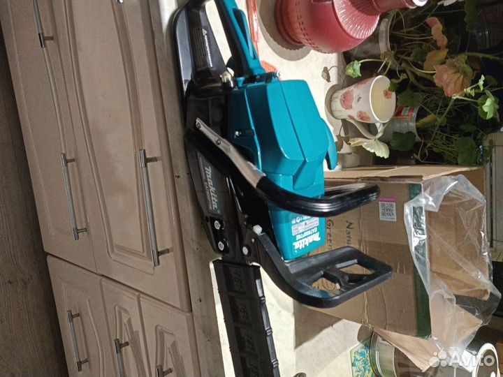 Бензопила makita