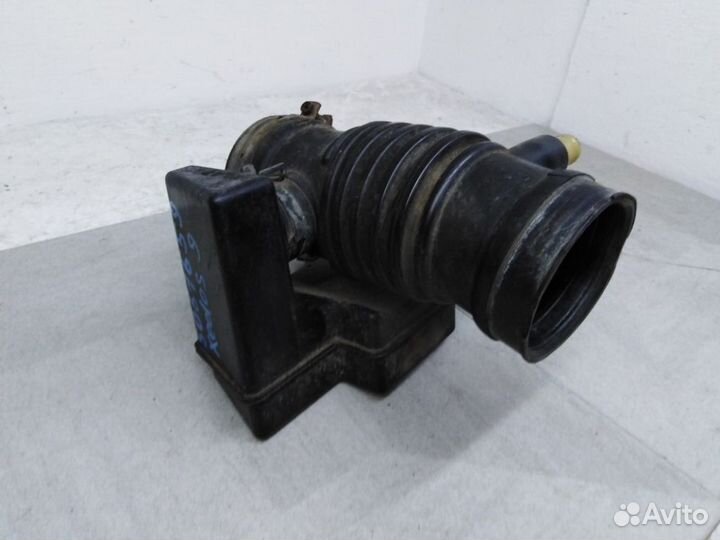 Патрубок воздушного фильтра KF3513221