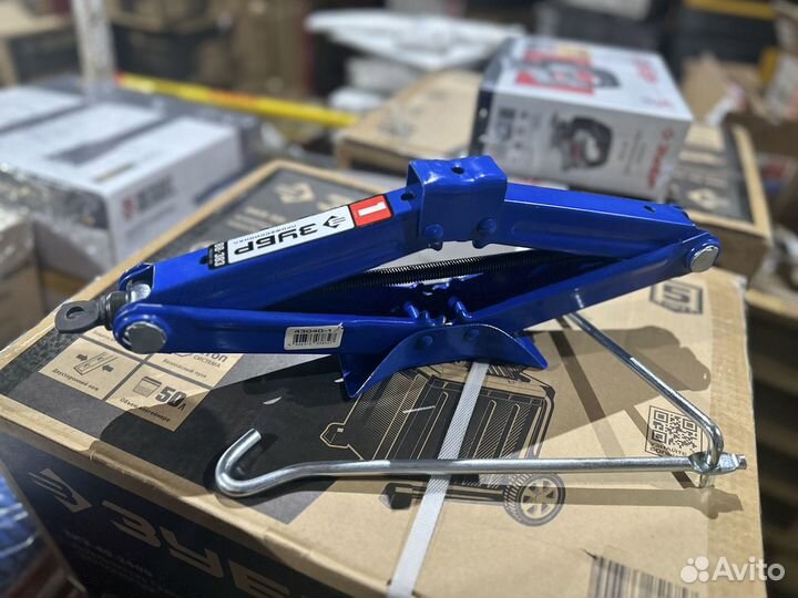 Домкрат ромбовый зубр 1 т