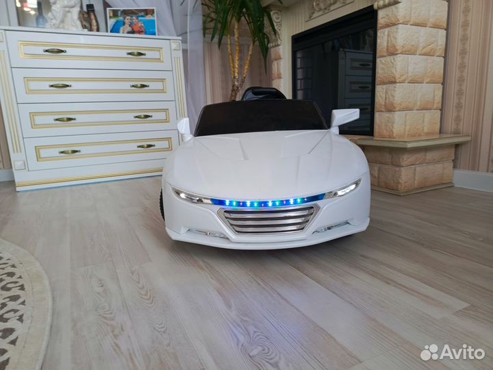 Детский электромобиль