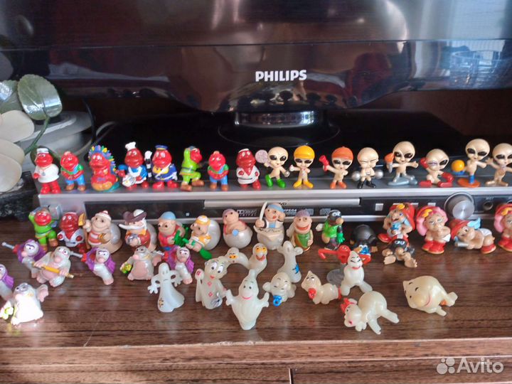 Разные игрушки из киндера