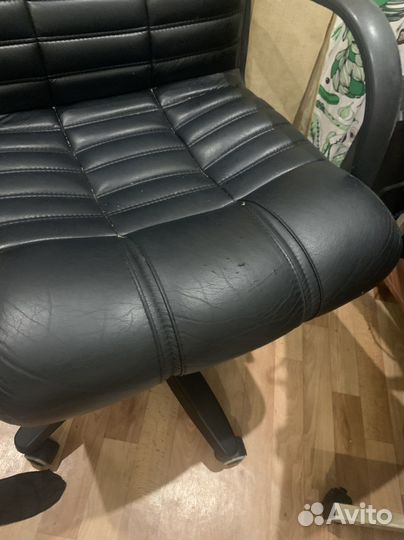 Офисное кресло