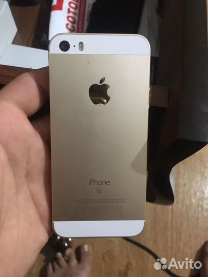 Телефон iPhone 5 se