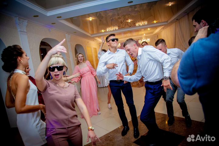 Ведущая на свадьбу. Музыкальное сопровождение. DJ