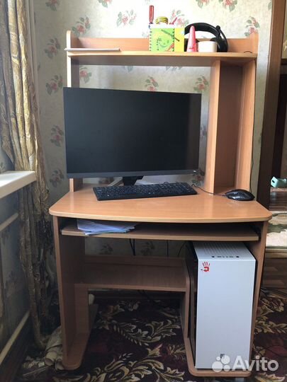 Компьютерный стол