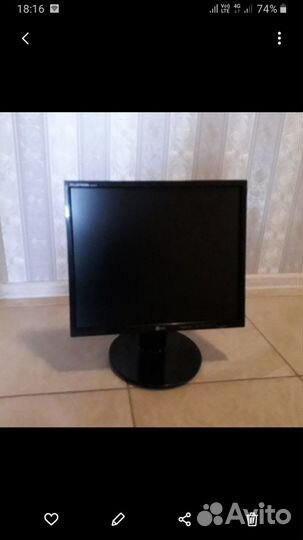 Монитор LG 19