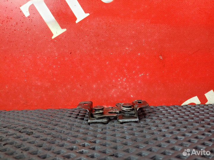 Замок инструментального ящика