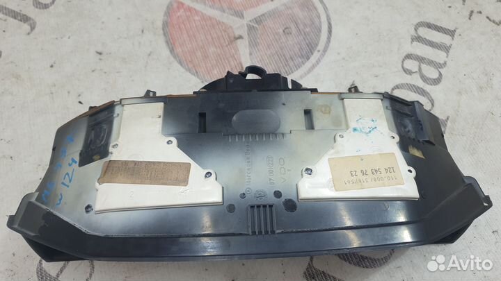 Приборная панель на Mercedes-Benz W124