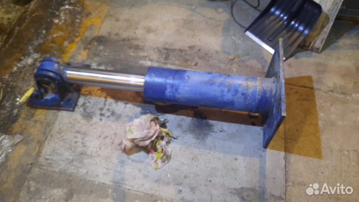 Гидроцилиндр для пресса