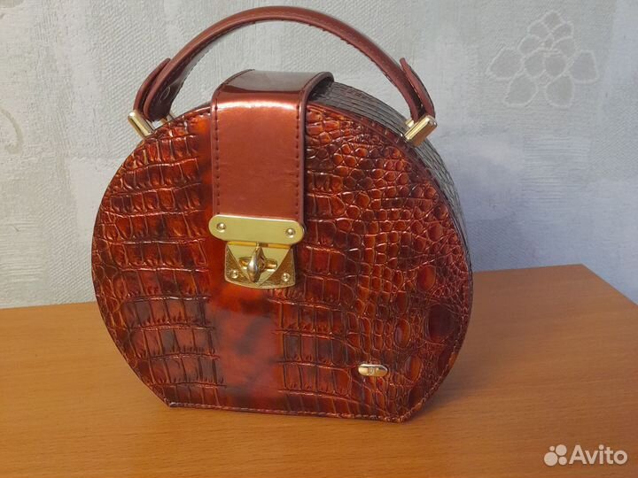 Шкатулка для ювелирных украшений