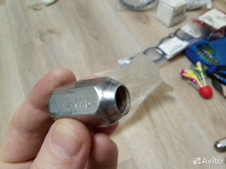 Продам гайки автомобильные на колёса