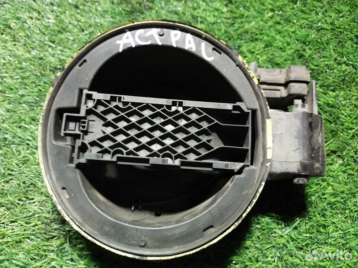 Лючок бензобака Opel Astra J I