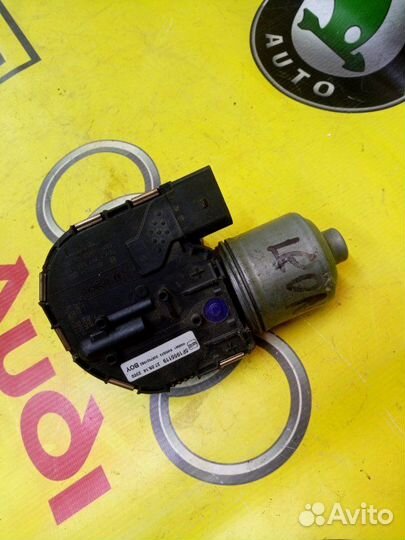 Мотор трапеции передних дворников передний Seat