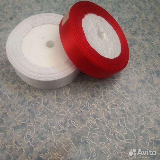 Ленты, пуговицы, бусины