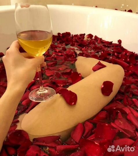 Лепестки роз