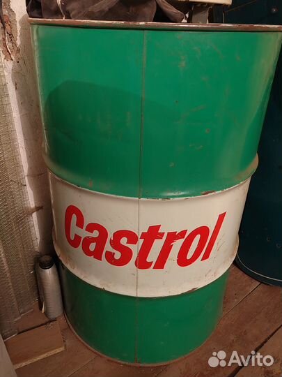 Пустая бочка castrol 200л