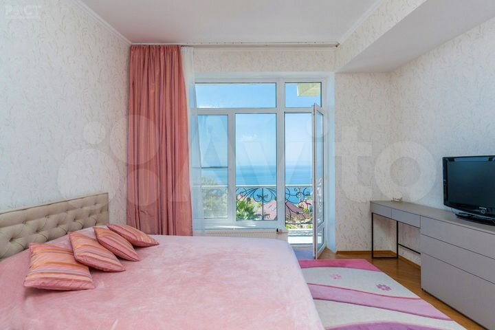 Дом 510 м² на участке 11 сот.