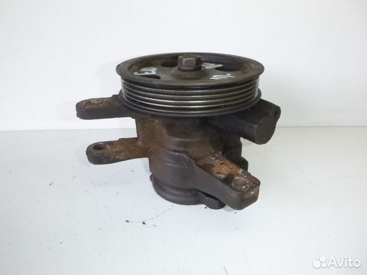 Насос гидроусилителя Toyota Corolla E10