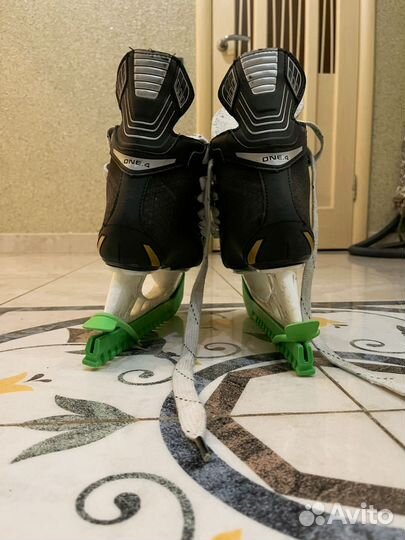 Коньки хоккейные