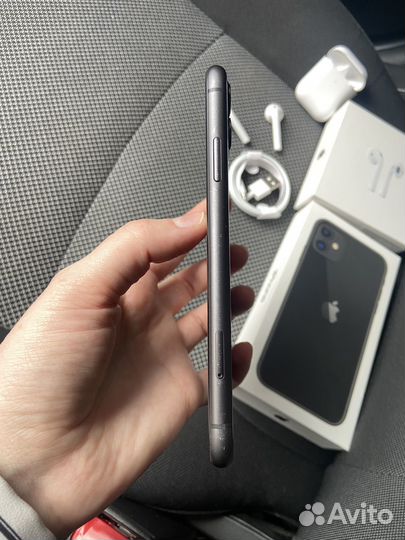 iPhone 11, 64 ГБ