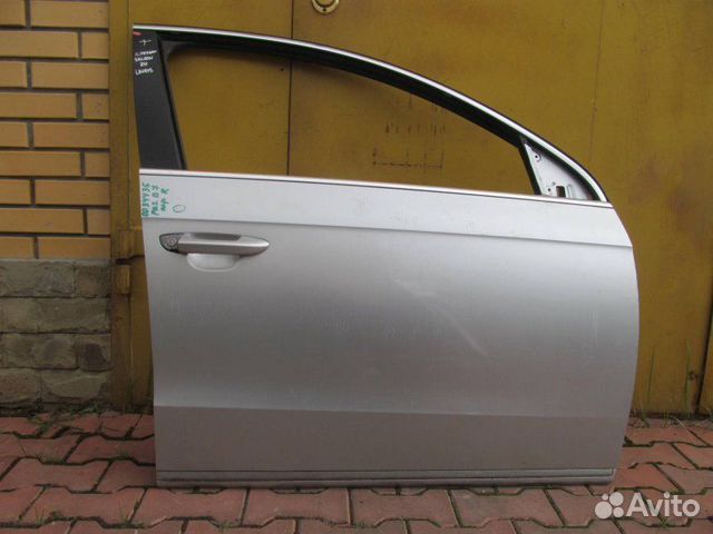 Дверь передняя правая Volkswagen Passat B7 2011
