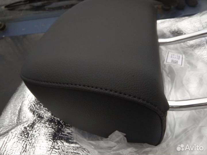 Подголовники кожанные Audi A4B9 оригинал