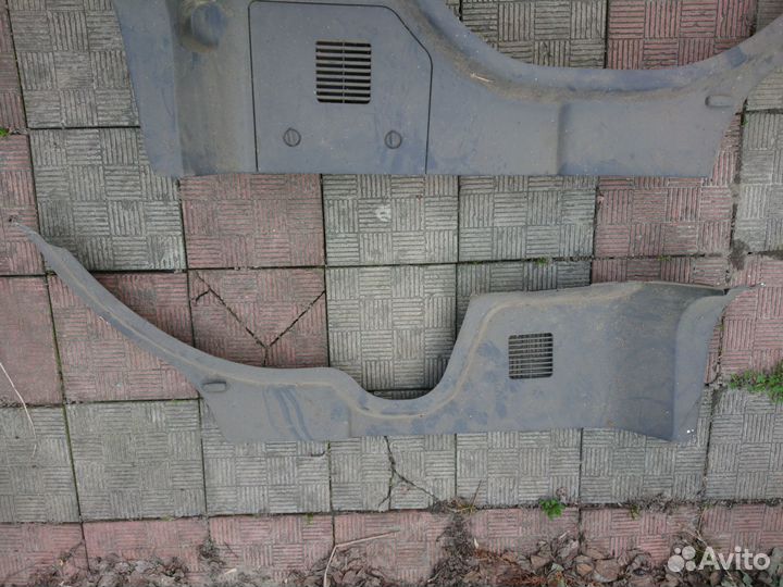 Обшивка багажника правая левая Nissan r50