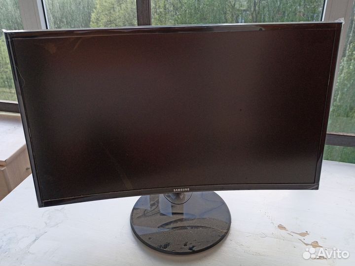 Монитор Samsung 27 изогнутый