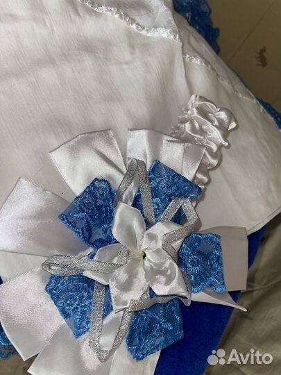 Конверт на выписку, шапочки, пинетки, царапки б/у