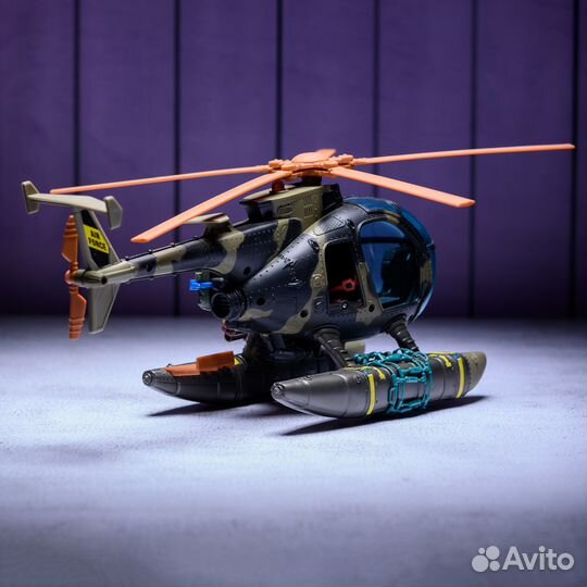 Игрушечная военная техника (вертолёт)