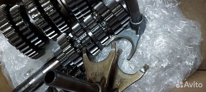 Коробка suzuki GSX-R1000 k1-2