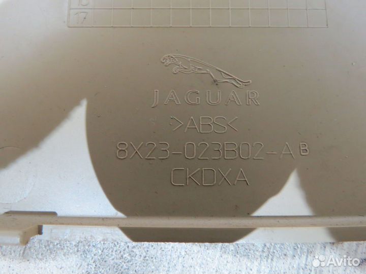 Накладка стойки Jaguar XF