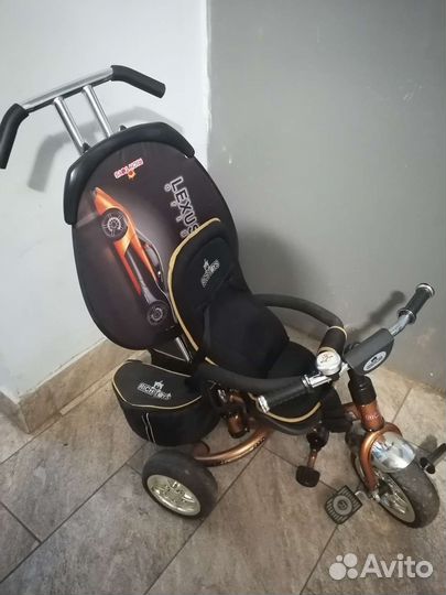 Детский велосипед с ручкой