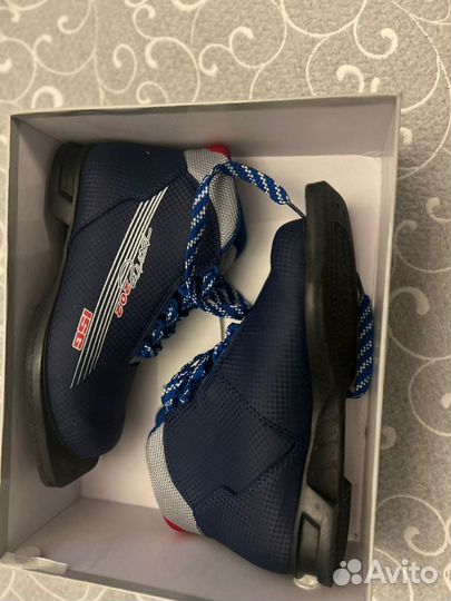 Лыжные ботинки классические