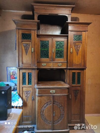 Старинный двухъярусный буфет