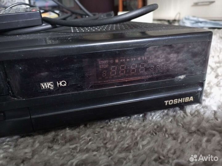 Видеомагнитофон toshiba