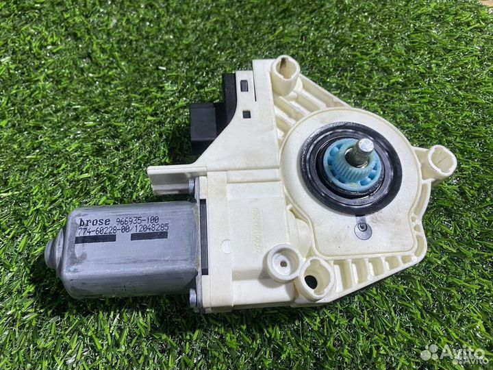 Стеклоподъемник передний audi a4 b8