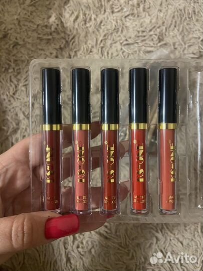 Блеск для губ матовые