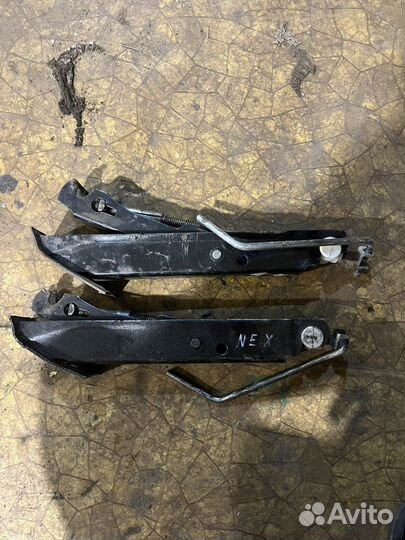 Домкрат автомобильный