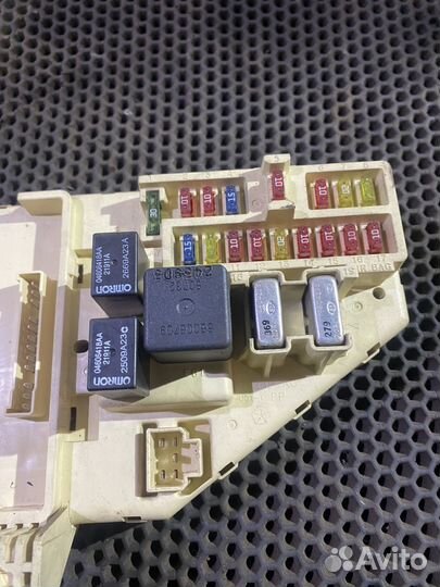 Блок предохранителей Cirrus Stratus Крайслер Цирус