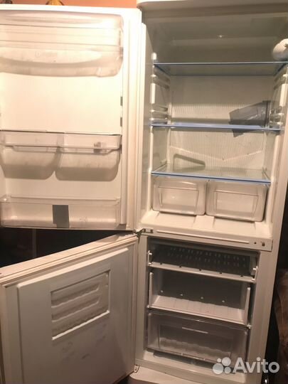 Холодильник Indesit