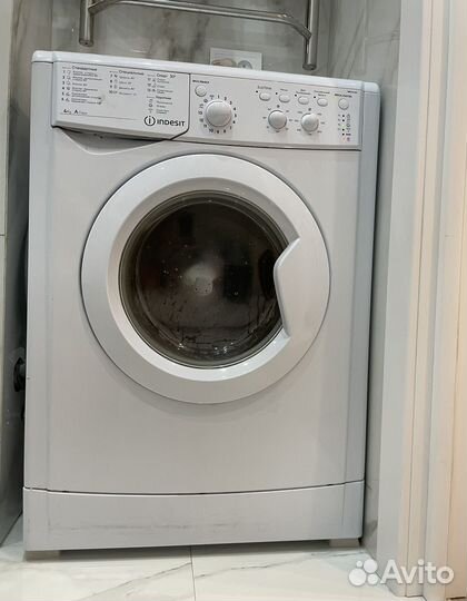 Стиральная машина Indesit узкая