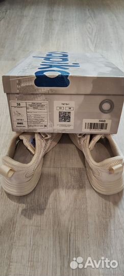 Классные кроссовки для девочки, Капика, 38 размер