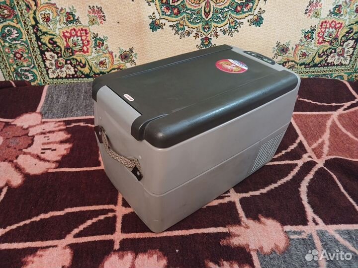 Автомобильный компресорный холодильник