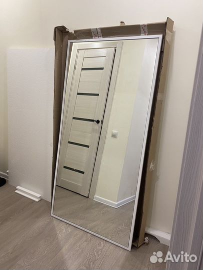 Зеркало настенное