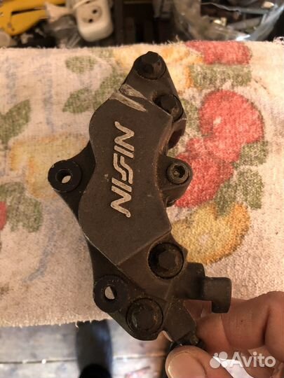 Тормозной супорт передний