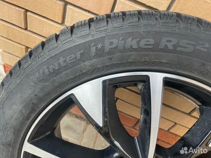 Hankook Winter I'Pike RS2 W429 215/55 R17 98T