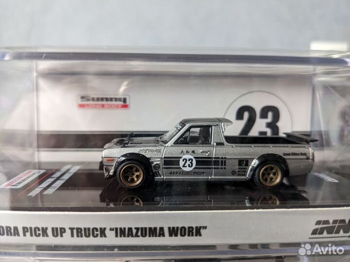 Модель автомобиля 1:64 inno