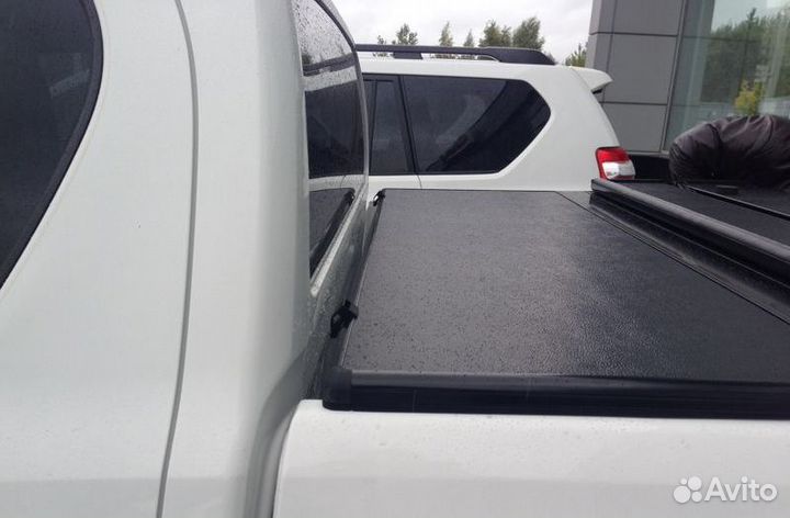 Крышка в кузов Toyota Hilux 2016-2022 3х секционна